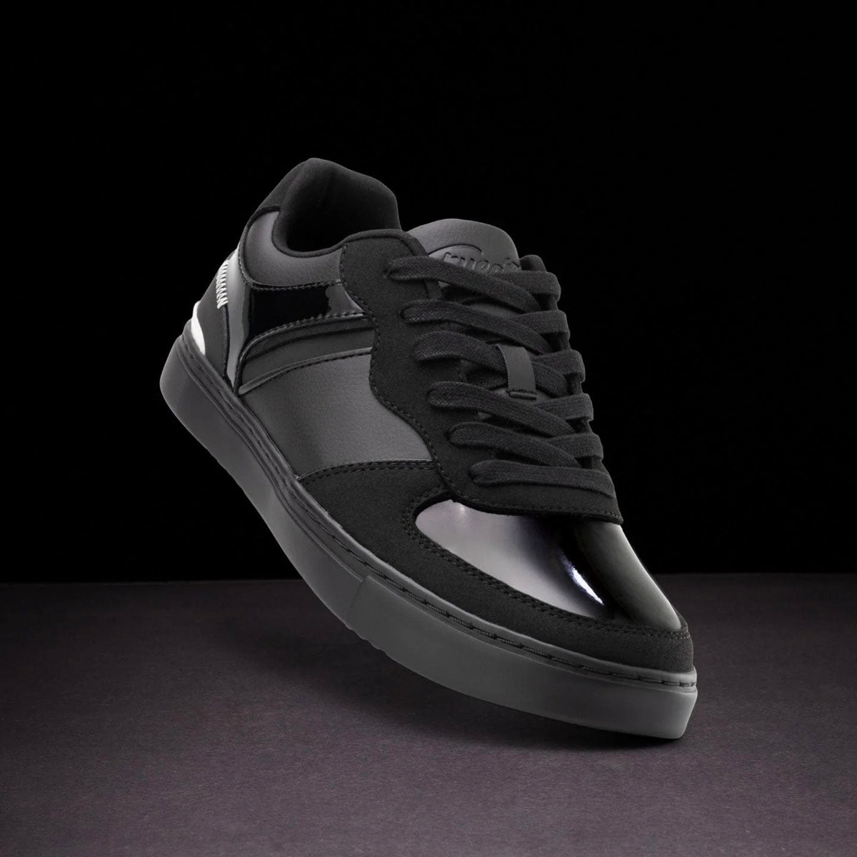 Fuego Unisex Low-Top Dance Sneakers Derek Hough