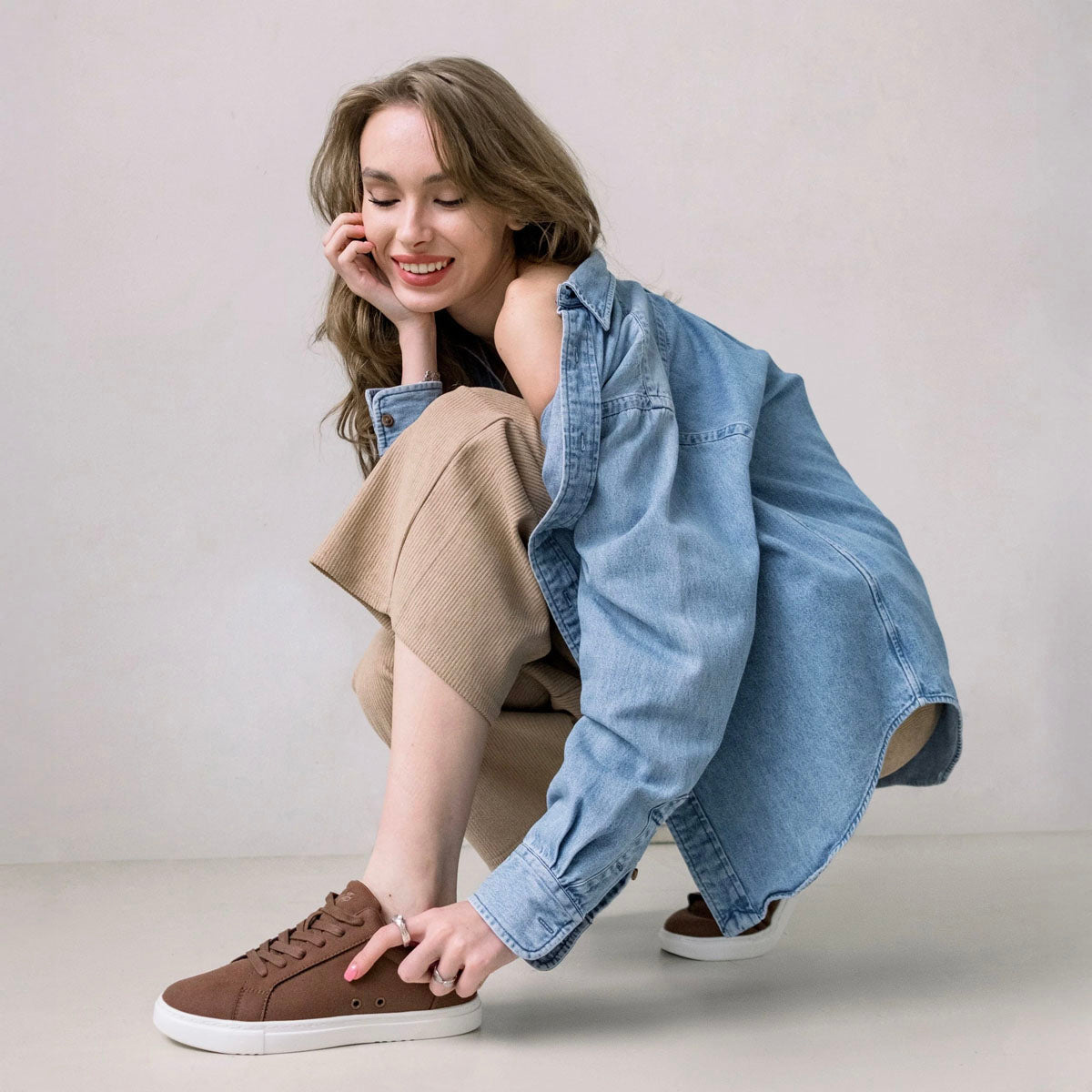 Fuego Unisex Low-Top Dance Sneakers Mocha